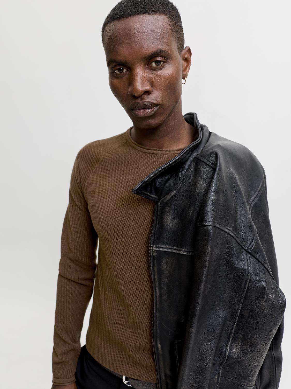 model_shot-creative
